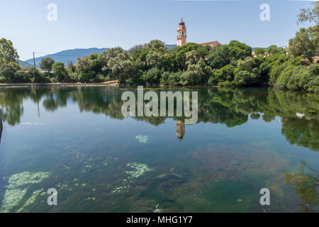 Vue imprenable sur le lac karavomilos, Céphalonie, îles Ioniennes, Grèce Banque D'Images