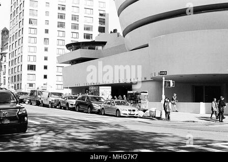 Musée Solomon R. Guggenheim, Cinquième Avenue, New York, Manhattan , États-Unis d'Amérique, États-Unis Banque D'Images