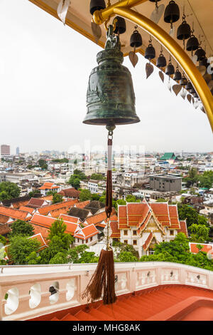 Bell, religieux ou Bonsho tsurigane en Temple Bouddhiste, Bangkok, Thaïlande. Banque D'Images