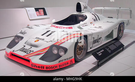 STUTTGART, ALLEMAGNE, LE 7 AVRIL, 2017 : White 1981 Spyder Porsche 936/81 dans le musée Porsche Banque D'Images