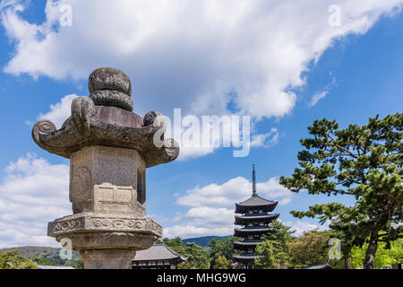 Détail de la beau temple et la pagode de cinq étages Kofuku-ji à Nara, Japon Banque D'Images