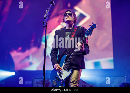 Manchester, UK. 28 avril 2018. La Manic Street Preachers garniture de la Manchester Arena sur leur "résistance est futile' tour à la Manchester sont Banque D'Images