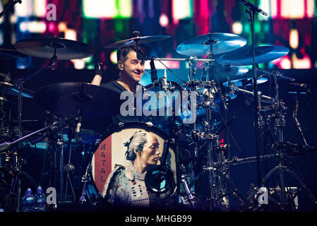 Manchester, UK. 28 avril 2018. La Manic Street Preachers garniture de la Manchester Arena sur leur "résistance est futile' tour à la Manchester sont Banque D'Images