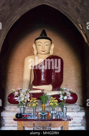 À l'image de Bouddha (Narathihapatae Tayoke Pyay) Temple, Bagan, Myanmar (Birmanie) Banque D'Images