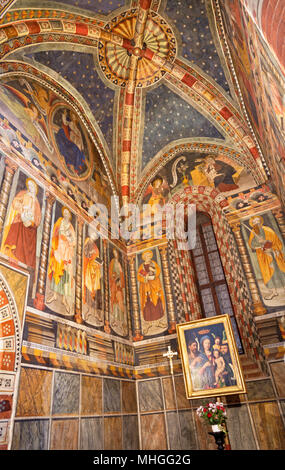 TURIN, ITALIE - 14 mars 2017 : la fresque à l'église Chiesa di San Domenico et Capella delle Grazie par artiste inconnu de 16 ans. 100. Banque D'Images