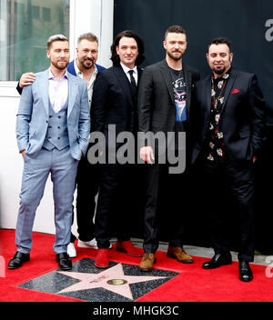 Los Angeles, USA. Apr 30, 2018. Les membres du groupe vocal américain *NSYNC assister à leur Hollywood Walk of Fame Star Cérémonie à Los Angeles, États-Unis, le 30 avril 2018. Crédit : Li Ying/Xinhua/Alamy Live News Banque D'Images