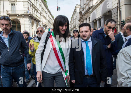 Le 1 mai, 2018 - Turin, Italy-May 1, 2018 : Les travailleurs de démonstration dans le cortège du Premier mai à Turin, Italie Crédit : Stefano Guidi/ZUMA/Alamy Fil Live News Banque D'Images