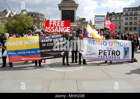 Londres, Royaume-Uni. 1er mai 2018. Les marcheurs de Mayday appel au crédit de Julian Assange : Alex Cavendish/Alamy Live News Banque D'Images
