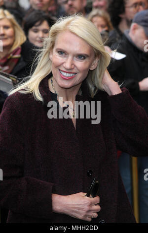 London, UK, 1er mai, 2018. Anneka Rice assiste à la cérémonie d'ouverture d'Échecs nuit au London Coliseum : Crédit WFPA/Alamy Live News Banque D'Images