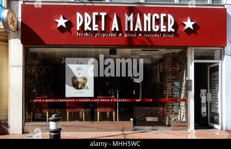 Reading, Royaume-Uni - 26 Avril 2018 : l'avant de Pret a manger sur Broad Street Banque D'Images