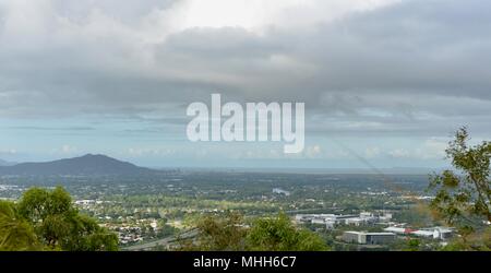 Vues de Townsville du mont Stuart des sentiers de randonnée, Townsville, Queensland, Australie Banque D'Images