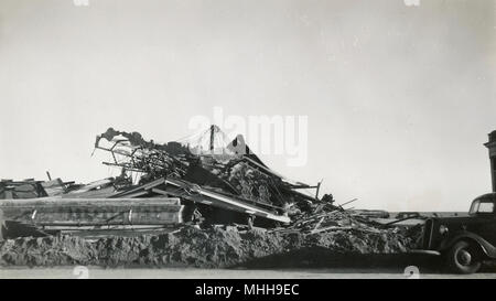 Meubles anciens septembre ou octobre 1938, photographie de la destruction carrousel 21 Septembre, 1938 Grande Nouvelle Angleterre l'ouragan dans ou près de Newport, Rhode Island. SOURCE : tirage photographique original. Banque D'Images