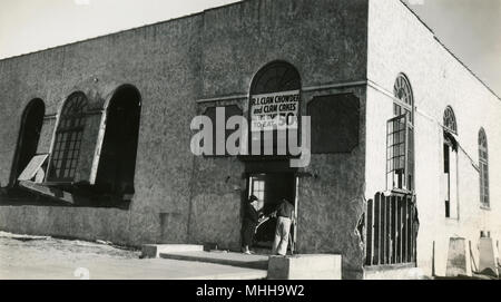 Antique September or October 1938 photograph, destruction from the September 21, 1938 Great New England Hurricane in or near Newport, Rhode Island. SOURCE: ORIGINAL PHOTOGRAPHIC PRINT. Banque D'Images
