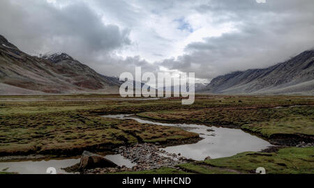 Panorama de la rivière et la vallée Yasin, Gilgit-Baltistan Province, au Pakistan Banque D'Images