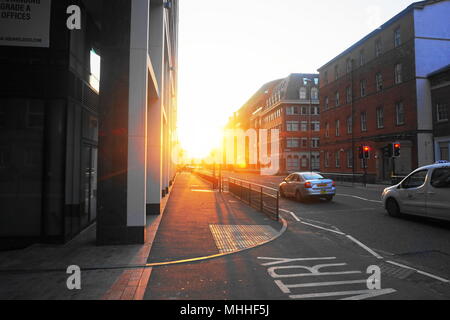 Coucher du soleil dans le centre-ville de Leeds Banque D'Images