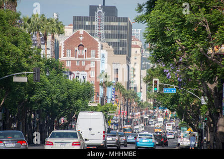 LOS ANGELES, USA - 1 août 2014 - Le trafic lourd sur la Hollywood Walk of Fame Banque D'Images