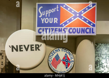 Jackson, Mississippi - Souvenirs de l'citoyens blancs européens, à l'affiche au Musée des droits civiques du Mississippi. Les citoyens européens ont été devot Banque D'Images