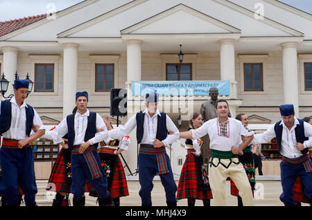 Danseurs folkloriques traditionnels serbes. Andicgrad, Visegrad, Bosnie-Herzégovine Banque D'Images