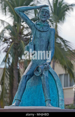 Jacques Cousetau statue en cuivre dans mallejon promenade en bord de mer Banque D'Images