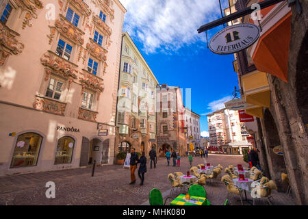 City scape dans le centre-ville d'Innsbruck. C'est capitale du Tyrol dans l'ouest de l'Autriche, l'Europe. Banque D'Images