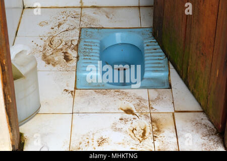 Squat Public toilettes au Sri Lanka. Banque D'Images