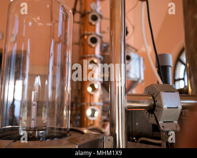 Détail de compteur alembic encore à l'intérieur distillery Banque D'Images