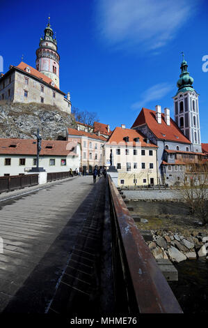 Voir d'Lazebnicky pont sur la Vltava, dans la ville historique de Cesky Krumlov, République Tchèque, Europe Banque D'Images