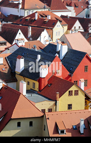 Maisons typiques de Cesky Krumlov vu depuis le château de la ville, la Bohême, République Tchèque Banque D'Images