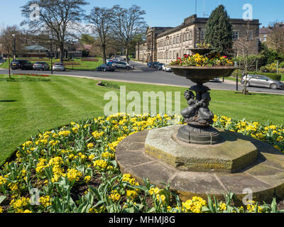 Au printemps Crescent Gardens Harrogate North Yorkshire Angleterre Banque D'Images