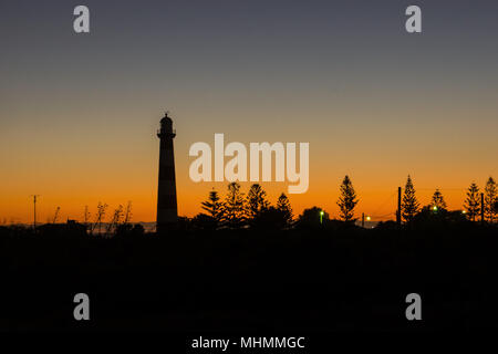 Le phare de Point Moore à Geraldton au coucher du soleil, l'ouest de l'Australie. Banque D'Images