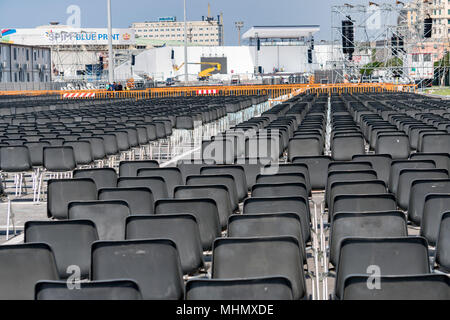 GENOVA, ITALIE - 25 MAI 2017 - Préparation pour le Pape François en masse Place Kennedy par la mer. Plus de 80.000 personnes participeront à l' Banque D'Images