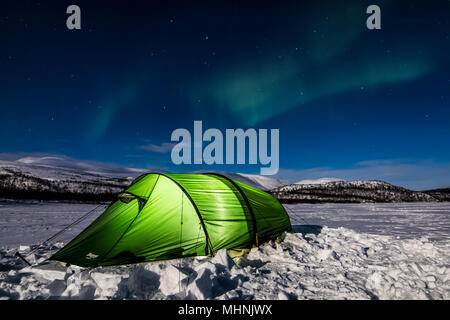 Camping dans l'Arctique Banque D'Images