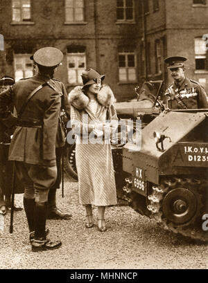 La Duchesse de York inspecte la propre Yorkshire Light Infantry de King Banque D'Images