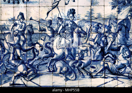 Alexandre le grand roi de Macédoine 336-323 av. La lutte contre les Perses 1745 18e siècle. Azulejo portugais - carreaux de mur bleu, le Portugal ( La bataille de Gaugamela également appelé la Bataille d'Érié fut la bataille décisive de l'invasion d'Alexandre le Grand de l'Empire achéménide de Perse. En 331 avant J.C. ) Banque D'Images