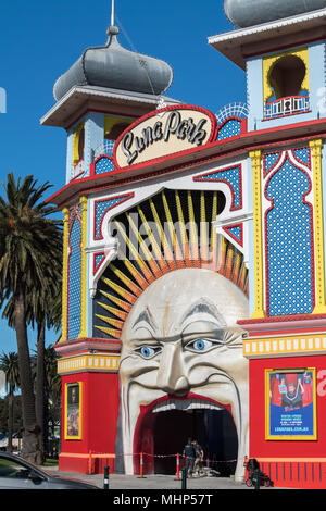 MELBOURNE, AUSTRALIE - Le 16 août 2017 - Melbourne's Luna Park est un parc d'attractions historique ouverte le 13 décembre 1912 Banque D'Images