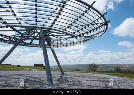 Le panopticon de Rossendale, 'Halo', est un 18m de diamètre structure treillis en acier appuyée sur un trépied de cinq mètres au-dessus du sol Banque D'Images