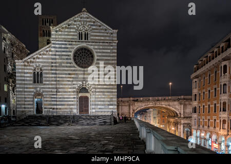 Genova vue nocturne de l'église Santo Stefano Banque D'Images