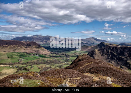 Newlands valley et ses environs fells vu de l'ampleur fin sur le chemin jusqu'Hindscarth Banque D'Images
