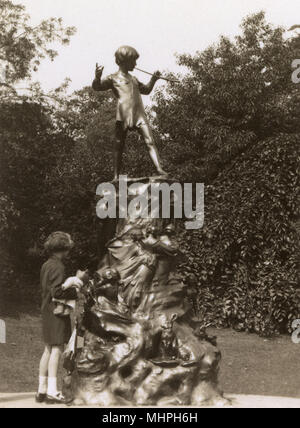 Statue de Peter Pan, des jardins de Kensington, Londres Banque D'Images