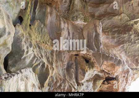 Ressemblant à l'intérieur de l'éléphant de stalactites Tham Sang (ou Xang) Grotte, également connu sous le nom de Elephant Cave, près de Vang Vieng, province de Vientiane, Laos. Banque D'Images