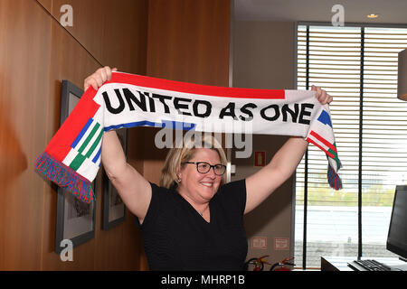 Copenhague/Danemark 03.Mai 2018 Mary Harvey USA women's national team 1991 champion du monde 1996 Médaille d'or olympique avec des délégués du Canada, le Mexique et les États-Unis united demande d'accueillir la Coupe du monde FIFA 2026 à Copenhague au Danemark . ( Photo : François-Joseph Doyen / Deanpictures/Alamy Live News Banque D'Images