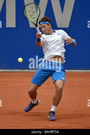 03 mai 2018, l'Allemagne, Munich, tennis, ATP-Tour, des célibataires, des hommes, Série de 16. Caspar Ruud de Norvège joue contre B. Agut de l'Espagne. Photo : Angelika Warmuth/dpa dpa : Crédit photo alliance/Alamy Live News Banque D'Images