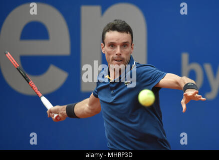 03 mai 2018, l'Allemagne, Munich, tennis, ATP-Tour, des célibataires, des hommes, Série de 16 : Roberto Bautista Agut joue contre Caspar Ruud de Norvège. Photo : Angelika Warmuth/dpa dpa : Crédit photo alliance/Alamy Live News Banque D'Images