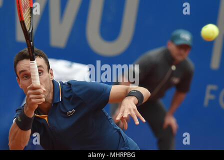 03 mai 2018, l'Allemagne, Munich, tennis, ATP-Tour, des célibataires, des hommes, Série de 16 : Roberto Bautista Agut joue contre Caspar Ruud de Norvège. Photo : Angelika Warmuth/dpa dpa : Crédit photo alliance/Alamy Live News Banque D'Images