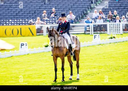 Badminton, UK. 3e mai 2018. Dressage de l'après-midi. Pippa Funnel. Billy Méfiez-vous. GBR Mitsubishi Badminton Horse Trials. Le Badminton. UK. {03}/{05}{}/ 2018. Credit : Sport en images/Alamy Live News Banque D'Images