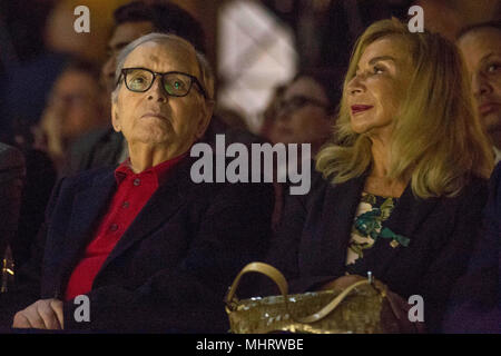 Rome, Italie. 3e mai 2018. Ennio Morricone et vôtre femme assiste aux tarifs aériens cinéma - 1Âª Semaine del Cinema italiano nel Mondo - à Studi di Roma sont Crédit : Paolo/Pirrocco Alamy Live News Banque D'Images