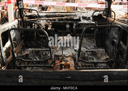 Destruction de la vallée de l'automobile a causé l'incendie pendant la saison de végétation 2015 Californie dans le comté de Lake.. Banque D'Images