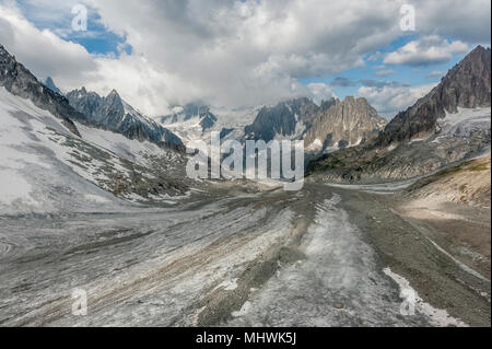 Vol d'avion de tourisme sur le Massif du Mont Blanc, région Rhône-Alpes, France Banque D'Images