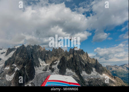 Vol d'avion de tourisme sur le Massif du Mont Blanc, région Rhône-Alpes, France Banque D'Images