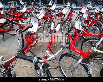 Hambourg StadtRAD louer Location de vélos garés en attente de location Banque D'Images